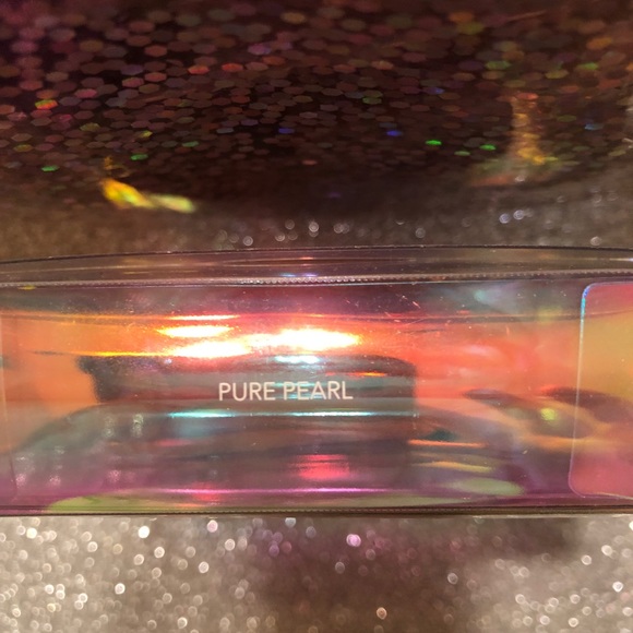 BNIB! LE! BECCA Luster Glow Powder in PURE PEARL - Picture 6 of 7